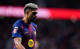 Romano hé lộ chi tiết thương vụ Liverpool mượn Araujo