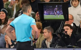 UEFA muốn trả lại vị trí trung tâm cho trọng tài