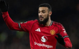 Ghi điểm với Carrick, Mazraoui phả hơi nóng lên vị trí Dalot