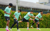 HLV Thái Lan tuyên bố áp lực đè nặng lên tuyển Việt Nam