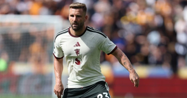 Rooney nêu sai lầm của Luke Shaw sau thất bại của Man Utd