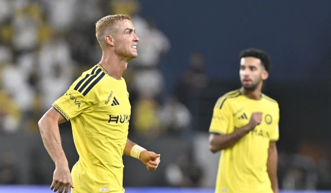 Ronaldo chạm cột mốc 978 bàn thắng, Al Nassr chiếm ngôi đầu BXH Saudi Pro League