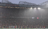 MU xem xét sửa chữa sự cố dột mái che sân Old Trafford