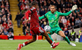 Tim Sherwood chê khả năng dứt điểm của Barcola