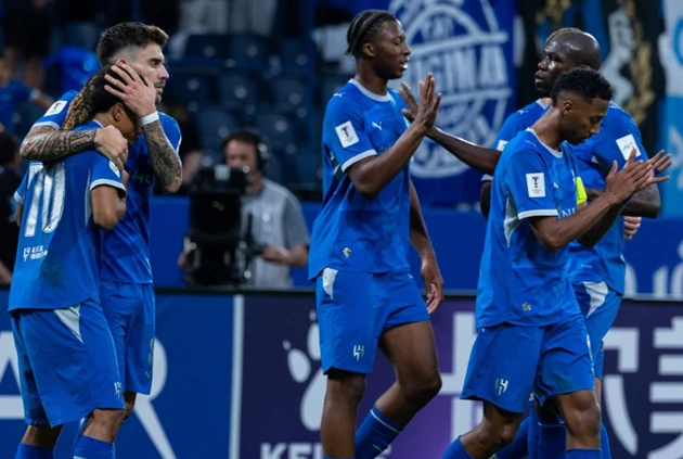 Neves tỏa sáng, Al Hilal hạ Al Gharafa ở trận cầu 2 thẻ đỏ