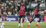 Vinicius chật vật thoát khỏi cái bóng của Mbappe tại Real