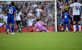 Joe Hart bảo vệ Senne Lammens sau bàn thua tai hại của MU