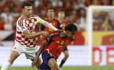 CĐV phẫn nộ khi Yamal và Perisic đổi áo sau hiệp 1