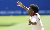 MU vượt Liverpool vụ Balde, nhắm Raum dự phòng
