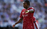 Lý do Zidane mê mẩn hòn đá tảng Jeremy Jacquet của Liverpool