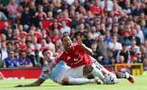 Lời cảnh báo đắt giá của Carragher cho tuyến giữa MU