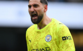 Donnarumma tranh cãi nảy lửa với fan Liverpool trong đường hầm