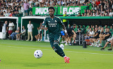Mourinho đau lòng khi thấy Vinicius sa sút