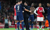 Arteta có hành động đẹp với Giroud sau trận thắng Lille