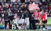 Chấn thương kép xé nát đội hình Liverpool trước Brentford