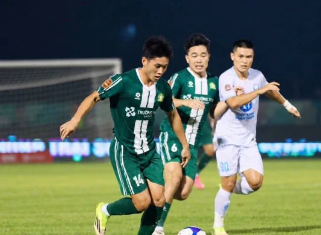Điểm tin bóng đá Việt Nam 26/10: Đồng Nai lập kỷ lục buồn; Quang Hải cảnh báo các đồng đội