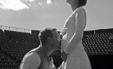 Choáng: Mỹ nhân vác bụng bầu 4 tháng dự Wimbledon