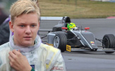 Con trai Michael Schumacher đụng xe trên đường đua thử F4