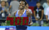 Venus Williams cán mốc 700 trận thắng