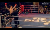 Video: Bị hạ knock-out, võ sĩ ăn mừng như người thắng cuộc