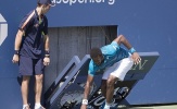 Gael Monfils suýt bị đồng hồ đè gãy chân ở US Open