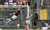 Joe Hart mắc lỗi khiến đội nhà thua trận ngày ra mắt