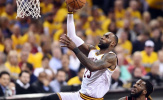 LeBron vượt mặt huyền thoại LA Lakers trong ngày Cavs 'hủy diệt' Raptors