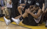 Tranh cãi: Pachulia cố tình gây chấn thương cho Kawhi?