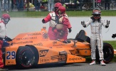 Fernando Alonso 'khóc ròng' tại Indianapolis 500
