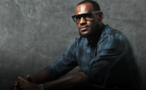 Chỉ cần gật đầu, LeBron James sẽ có được bản hợp đồng khủng nhất lịch sử NBA