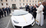 Bán đấu giá siêu xe Lamborghini Huracan của Giáo Hoàng giá từ 7 tỷ