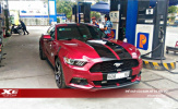 Bắt gặp Ford Mustang ‘diện giày hổ mang chúa’ đi đổ xăng
