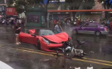 Siêu xe Ferrari 458 ‘vỡ nát’ chỉ sau vài phút vào tay một phụ nữ