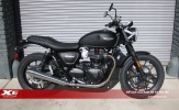 Vợ bất ngờ tăng mô tô Triumph hơn 300 triệu nhân sinh nhật chồng