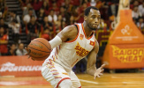 'Thủ lĩnh' Trevon Hughes giúp Saigon Heat vượt qua CLS Knights