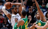 Áp đảo khu vực dưới rổ, LaMarcus Aldridge quật ngã Boston Celtics trên sân nhà