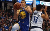 Luka Doncic bó tay nhìn Stephen Curry 'ném sập' thánh địa American Airlines Center