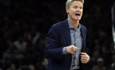 HLV Steve Kerr trở thành HLV cán mốc 300 chiến thắng nhanh nhất lịch sử