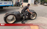 Mô tô ‘khoa học viễn tưởng’ Tron Light Cycle lăn bánh trên phố Việt