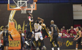 Saigon Heat giành thắng lợi lịch sử, HLV Kyle Julius khen ngợi 2 cái tên