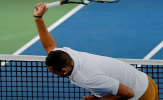 Nick Kyrgios nổi nóng, ném chai nước vào ghế trọng tài
