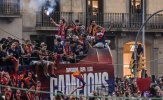 Top cầu thủ thầm lặng góp công lớn vào mùa giải ăn ba của Barcelona