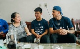 Hendrio và Đỗ Duy Mạnh chung tay nấu ăn tri ân ngày Thương binh Liệt sĩ