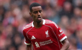 Ekitike nhận thẻ đỏ, Isak rộng cửa ra sân chính cho Liverpool