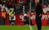 Benfica thoát hiểm nhờ điều chỉnh chiến thuật kịp thời của Mourinho