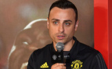 Berbatov lo ngại hệ thống phòng ngự Man United sau màn rượt đuổi tại Old Trafford