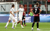 Siêu phẩm nhấn chìm AC Milan, Roma thắng tối thiểu ngày ra quân