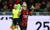 Pulisic tỏa sáng rực rỡ, AC Milan hạ Napoli dù chơi thiếu người
