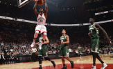 Thắng dễ Milwaukee Bucks, Toronto Raptors bám sát Cavaliers