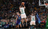 Thomas rực sáng, Boston Celtics đả bại Charlotte Hornets